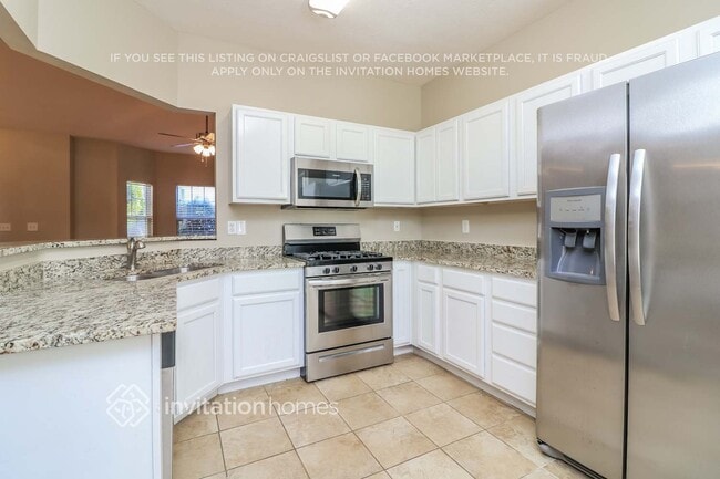 Building Photo - 2649 Lake Park Bend