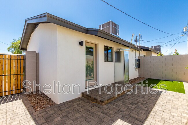 Building Photo - 616 N 10th Ave