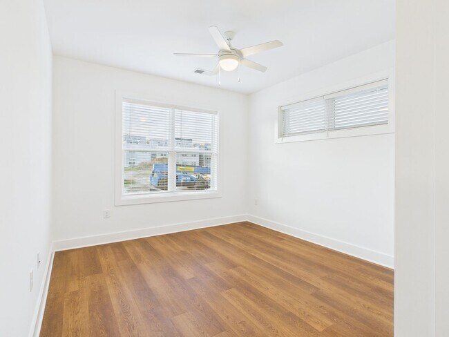 Building Photo - 913 Bainbridge St