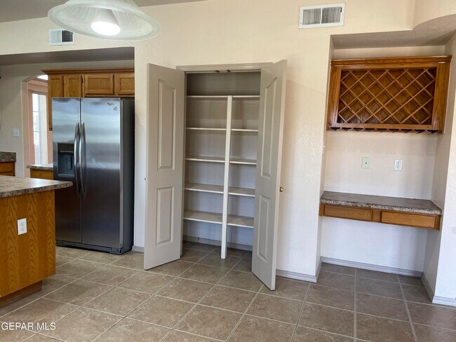 Building Photo - 12828 Tierra Ayala Dr