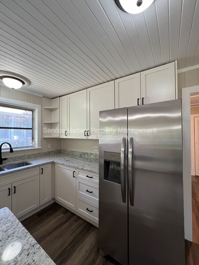 Building Photo - 1922 W Gregory St