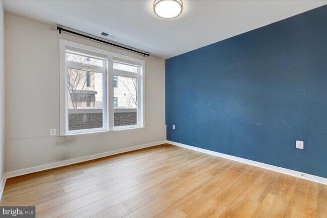 Building Photo - 1669 Bandit Loop