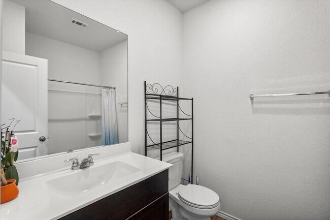 Building Photo - 2313 Forgetmenot Ln