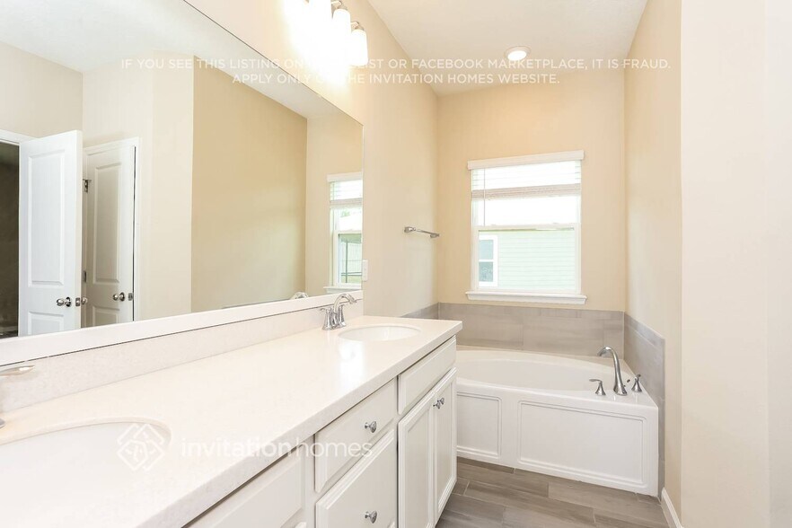 Building Photo - 11304 Oyster Creek Rd