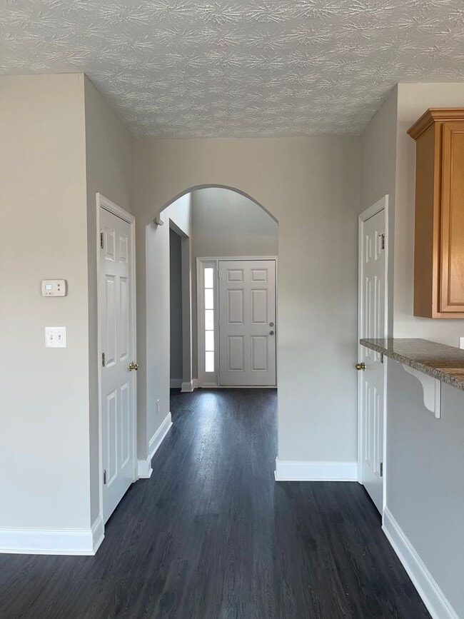 Building Photo - 4 Bed/2.5 Bath Home In Swim/Tennis Community in McDonough