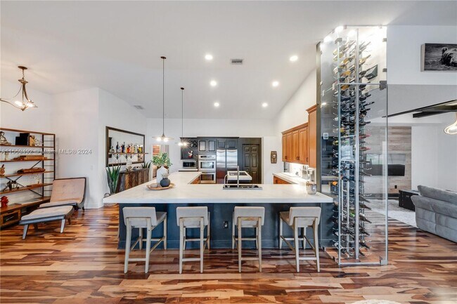 Building Photo - 4401 SW 35th Ave