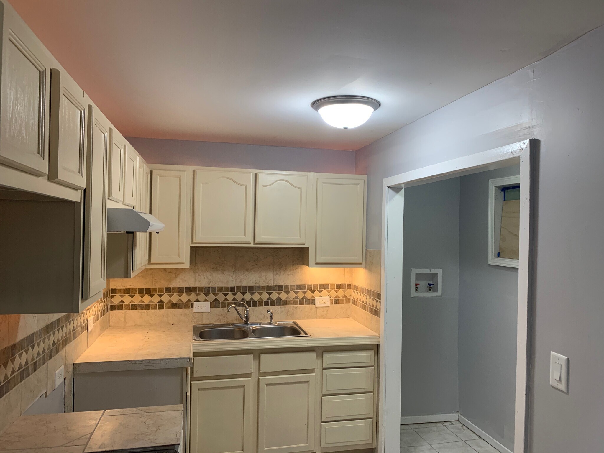 Building Photo - 2323 Marshalltown Ln