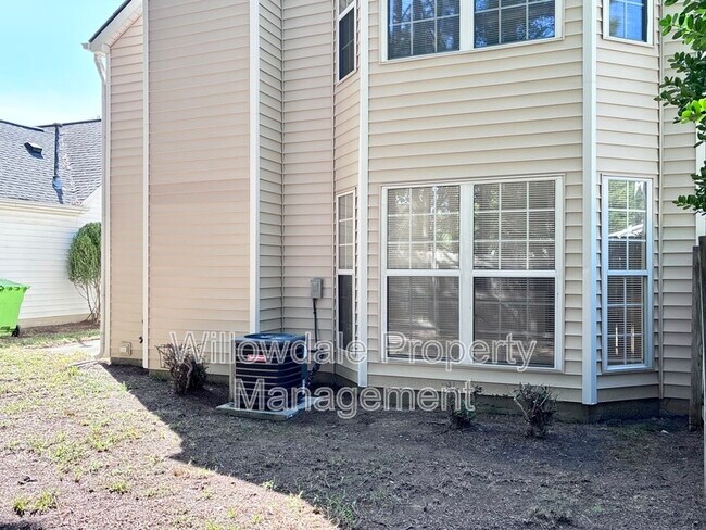Building Photo - 4249 Beacon Heights Dr