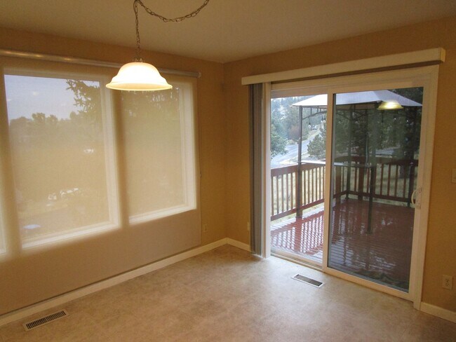 Building Photo - *PRICE IMPROVEMENT* Spacious 2 Story, 2 Bedroom, 2 Bath Home on Corner Lot in Ochoco West Subdivi...