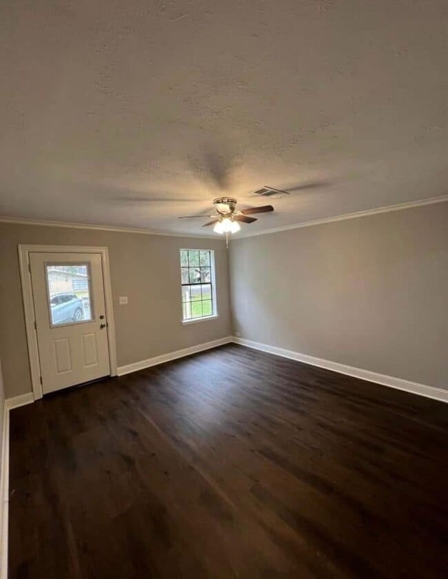 Building Photo - 2 Bed, 1 Bath, Single Family Home NISD
