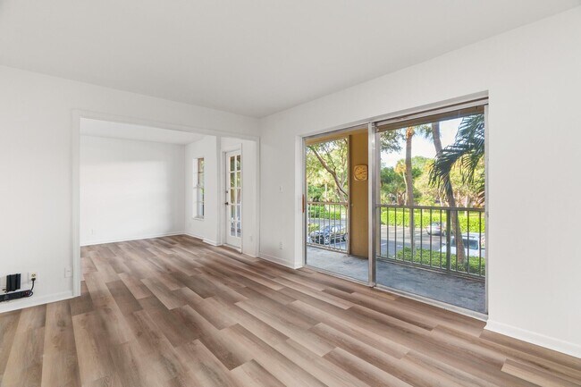 Building Photo - 950 Ponce De Leon Rd