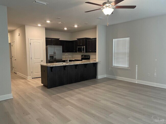 Building Photo - 395 Hilburn Ln