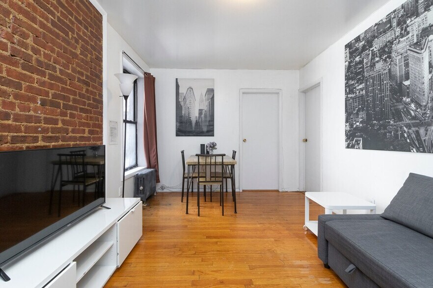 Building Photo - 316 E 96th St