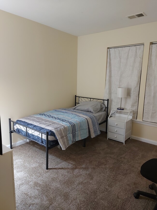 Bedroom 3 - 7021 Holly Springs Ln