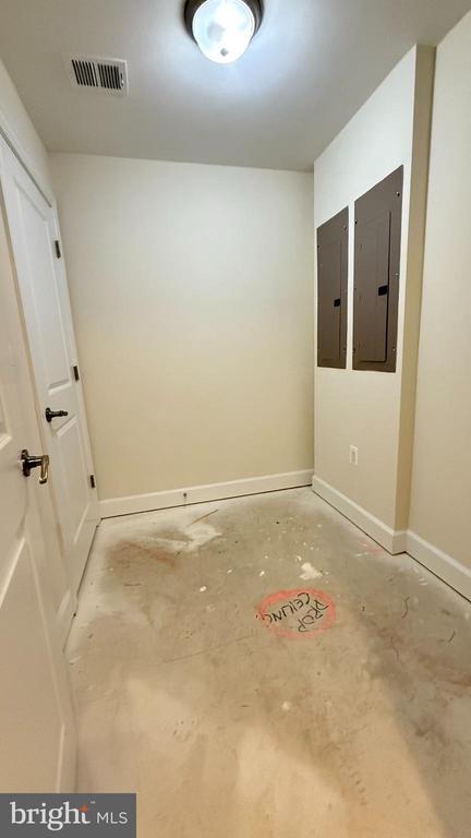 Building Photo - 7621 Leonard Dr