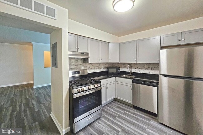 Building Photo - 9639 White Acre Rd