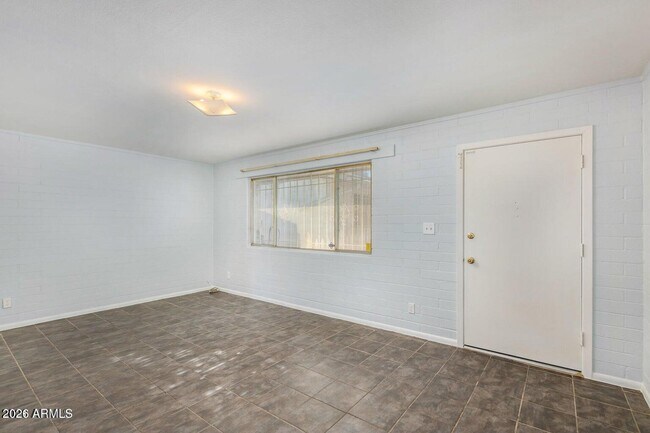 Building Photo - 2226 W Heatherbrae Dr