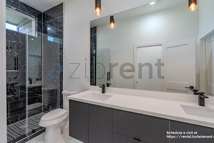 Building Photo - 5029 Van Fleet St