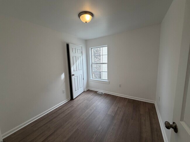 Building Photo - 130 N Tennessee Ave