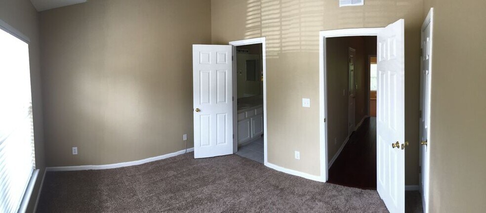 Building Photo - 8412 Thornbush Court