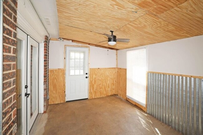 Building Photo - 7303 Calumet Pl