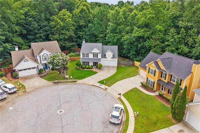 Building Photo - 370 Manor Glen Dr