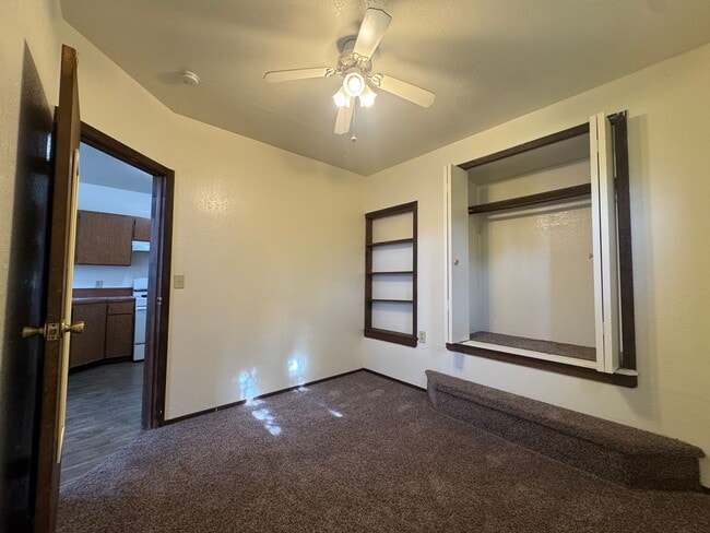 Building Photo - 6th &amp; N