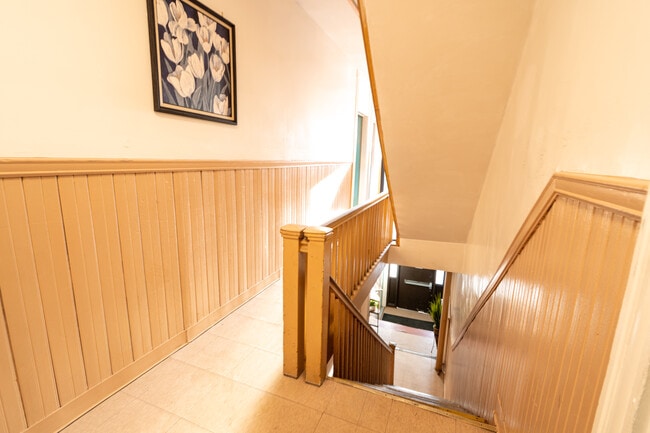 Building Photo - 376 Washington St