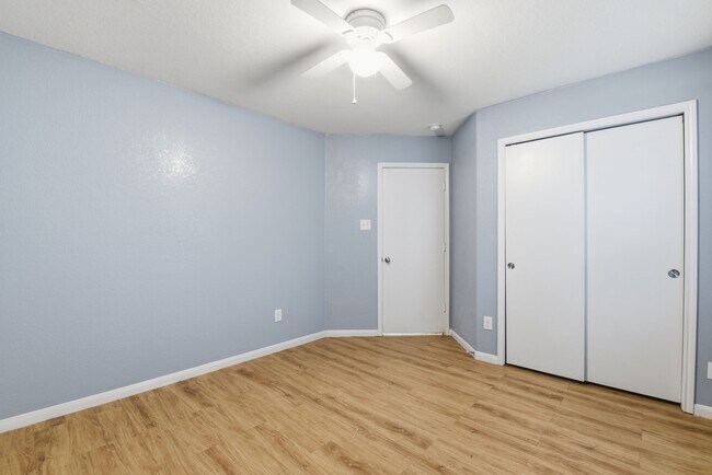 Building Photo - 16763 N Blue Jay Dr