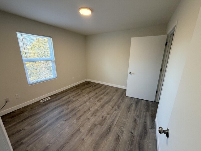 Building Photo - 1701 Hanover Blvd