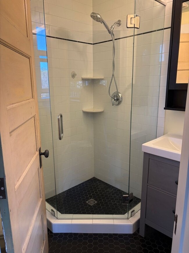 Building Photo - 9566 Main St