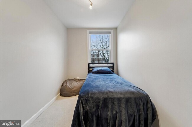 Building Photo - 273 Westbrook Dr