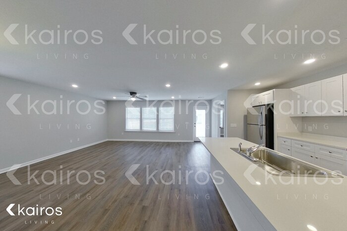 Building Photo - 11 Cottage Grove Dr
