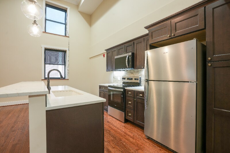 Building Photo - 1406 11th Ave