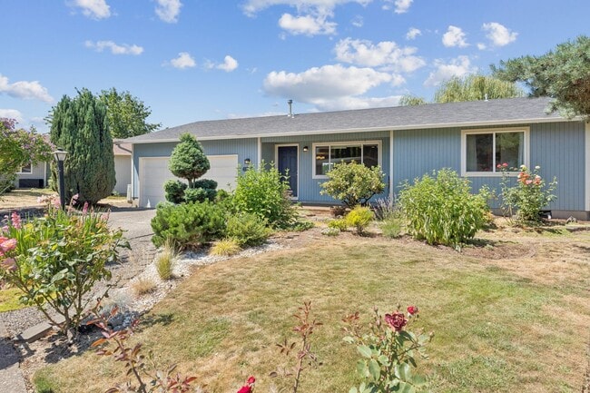 Building Photo - Water and landscaping included!