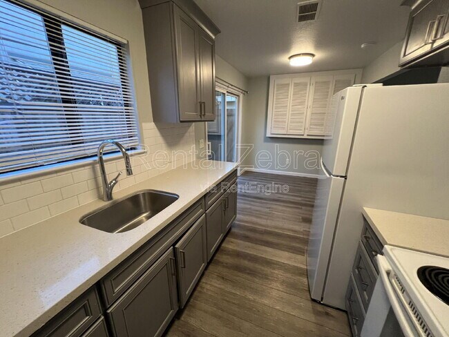 Building Photo - 141 Agua Caliente Rd W