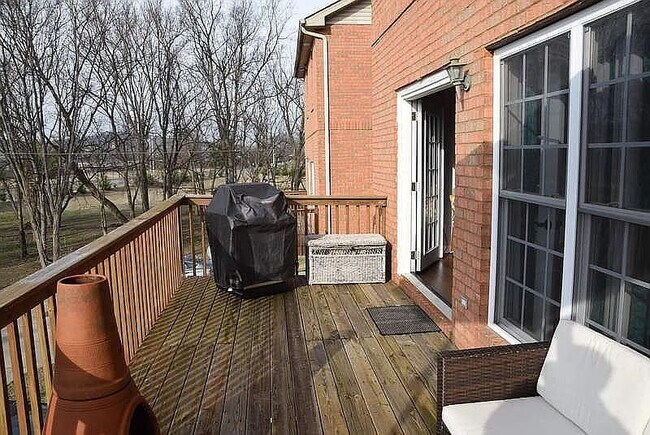 Building Photo - Discover Potential: Expansive 2,439 Sq Ft Space in Vibrant Nashville Locale!