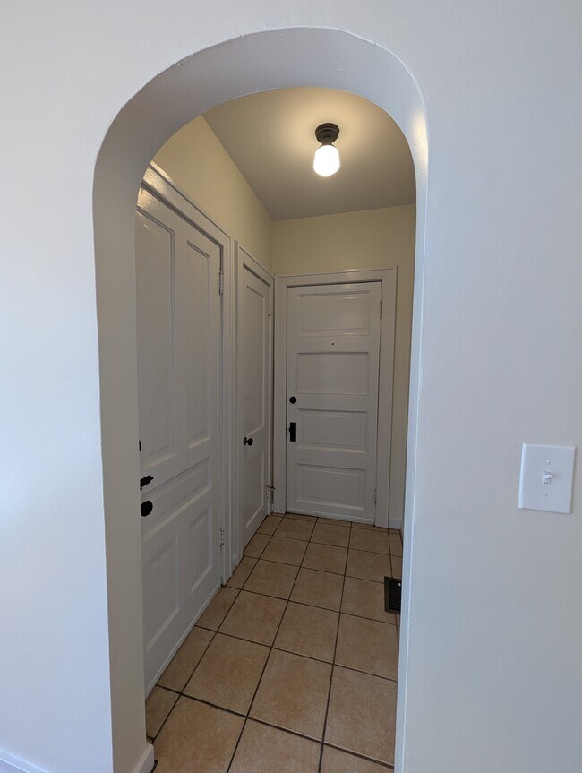 Entry - 330 Henry Ave SE