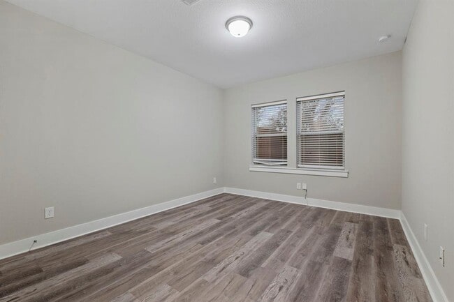 Building Photo - 1220 Sloane Manor Trace