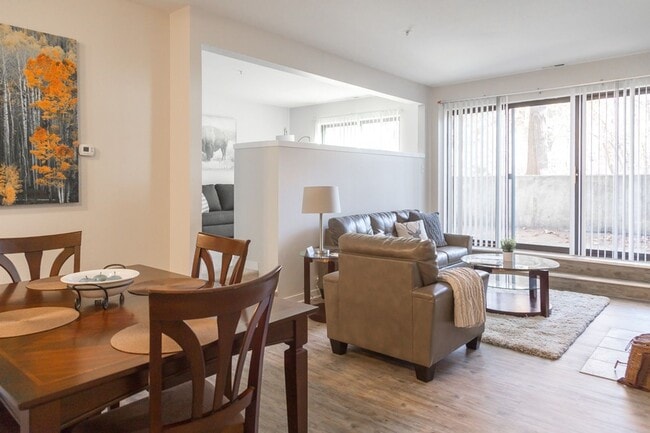 Building Photo - Furnished,  SHort-Mid term, All Inclusive one Bedroom /one bathroom with den, view of Flatirons b...