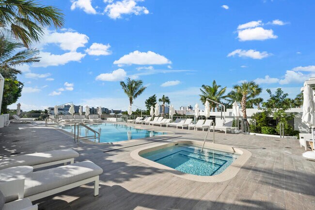 Building Photo - 1116 N Ocean Blvd