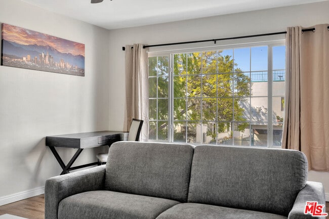 Building Photo - 932 Wilcox Ave