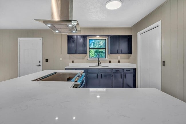 Building Photo - 104 N Oneal St