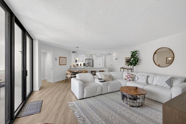 Building Photo - 2800 N Ocean Dr