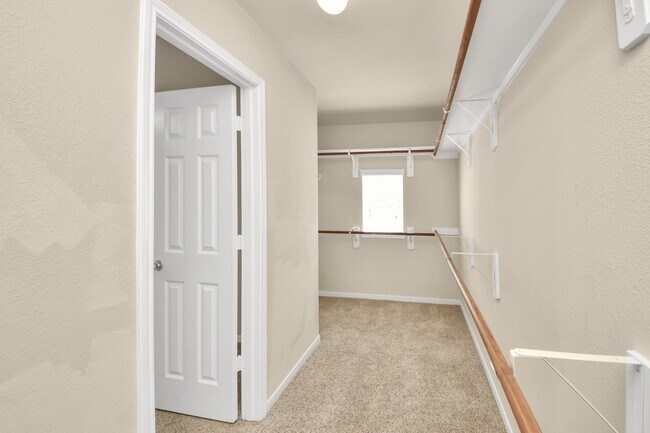 Building Photo - 13127 Barn Course Dr