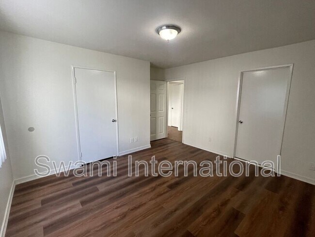 Building Photo - 345 Stepney St