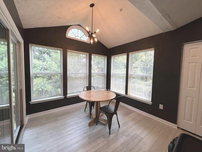 Building Photo - 2400 Autumn Harvest Ct