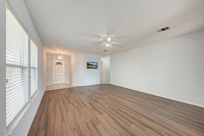 Building Photo - 1201 Sheltie Ln