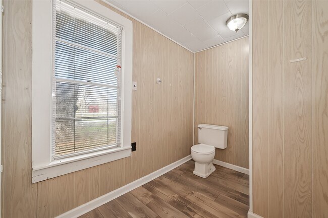 Building Photo - 1603 Blase Rd