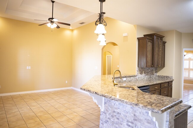 Building Photo - 415 Starling Creek Loop